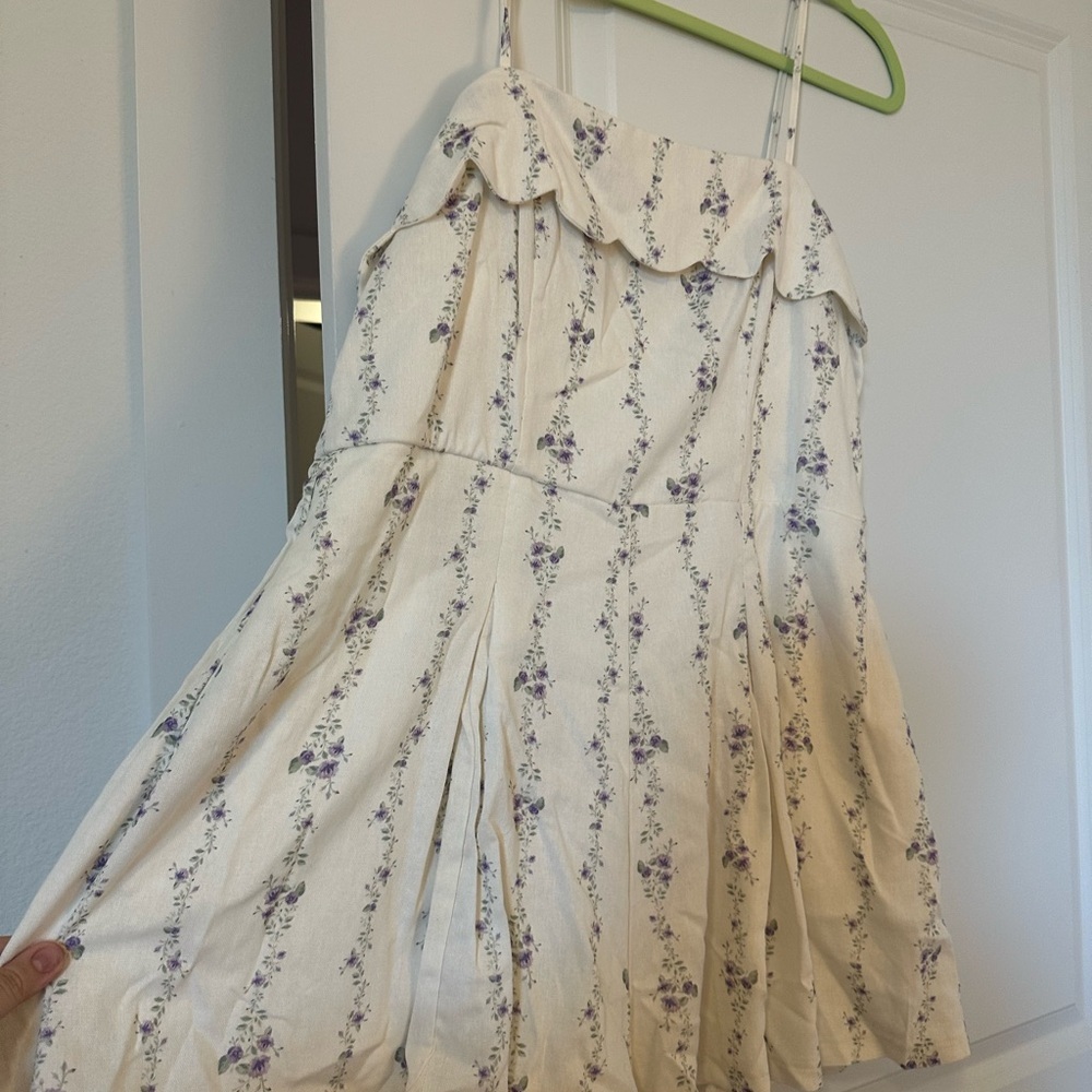 Francesca’s Cream and Purple Dainty Floral Romper Size XL NWT - Picture 3 of 5